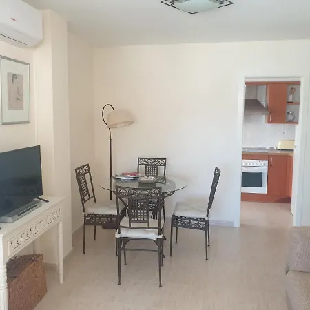 Las Alondras Puerto Apartment *